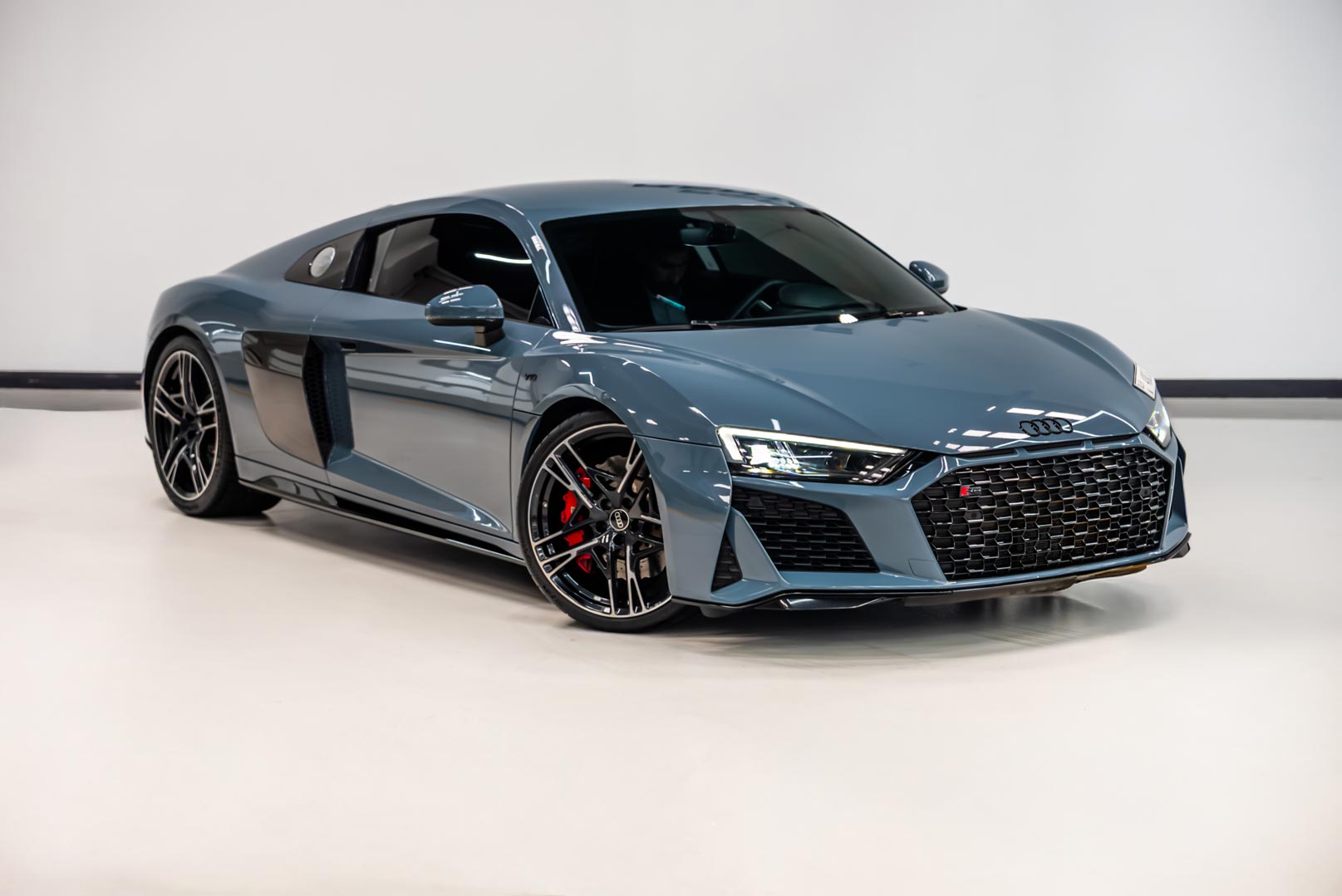 Audi R8 V10 Rental Dubai