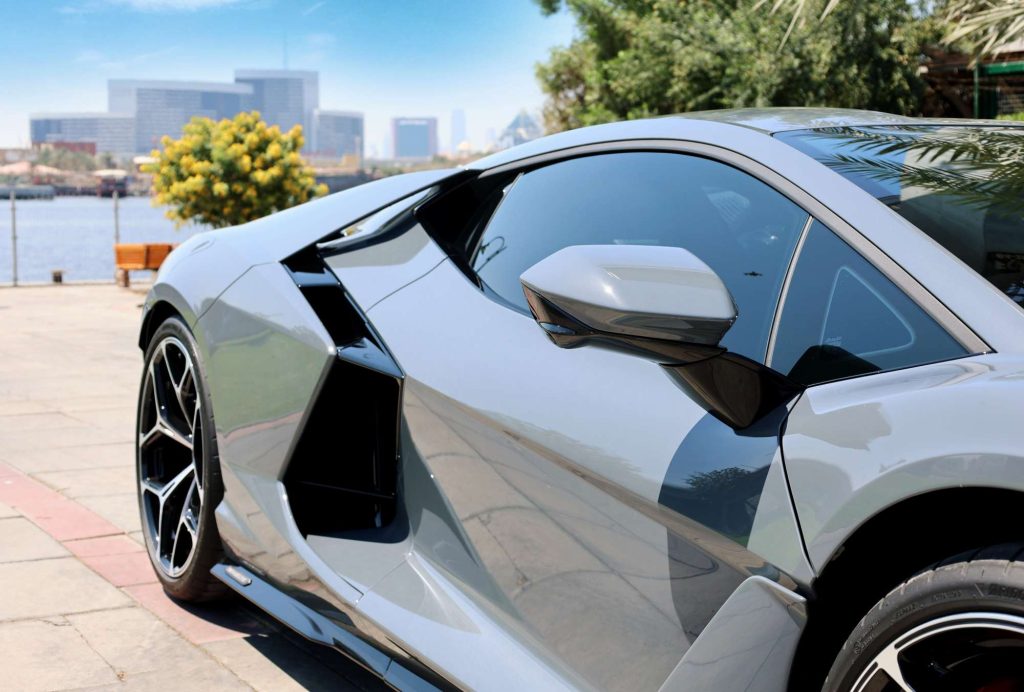 Lamborghini Revuelto